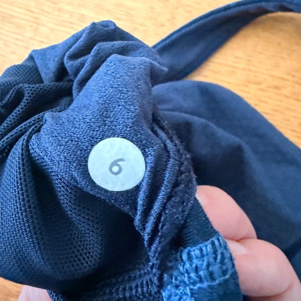 Lululemon Energy Bra in Heathered Texture Lotus Camo Oil Slick Blue (Size 6) - Picture 8 of 8